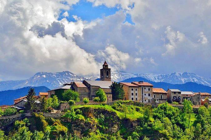 Апартаменты Atico Con Encanto En Бельвер-де-Серданья Экстерьер фото