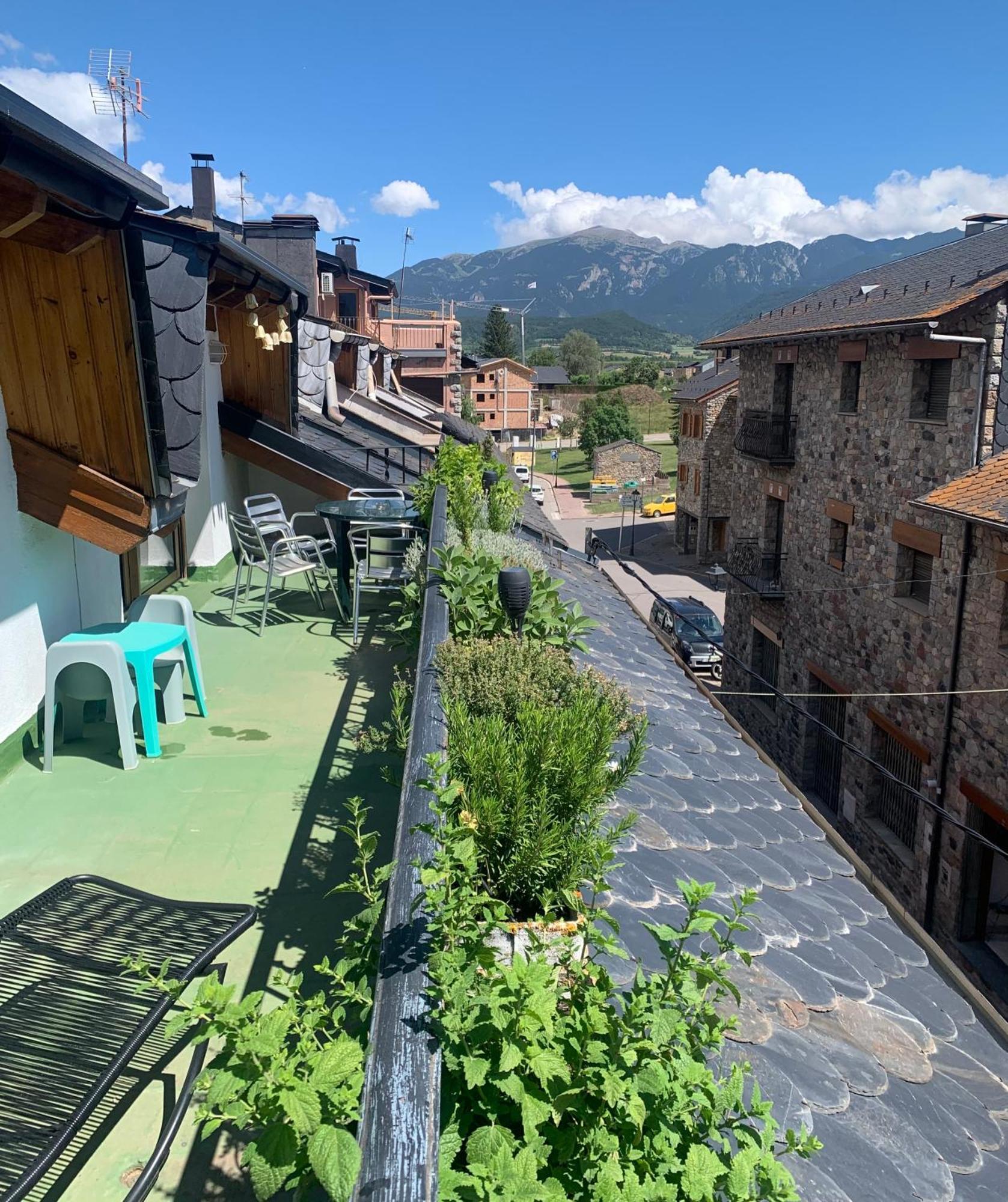 Апартаменты Atico Con Encanto En Бельвер-де-Серданья Экстерьер фото